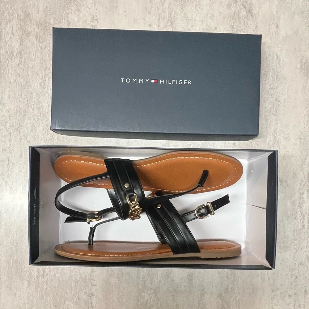 Tommy Hilfiger Black and Tan Sandals Toe Tong Buckle Gold Hardware size 9 - Picture 3 of 8
